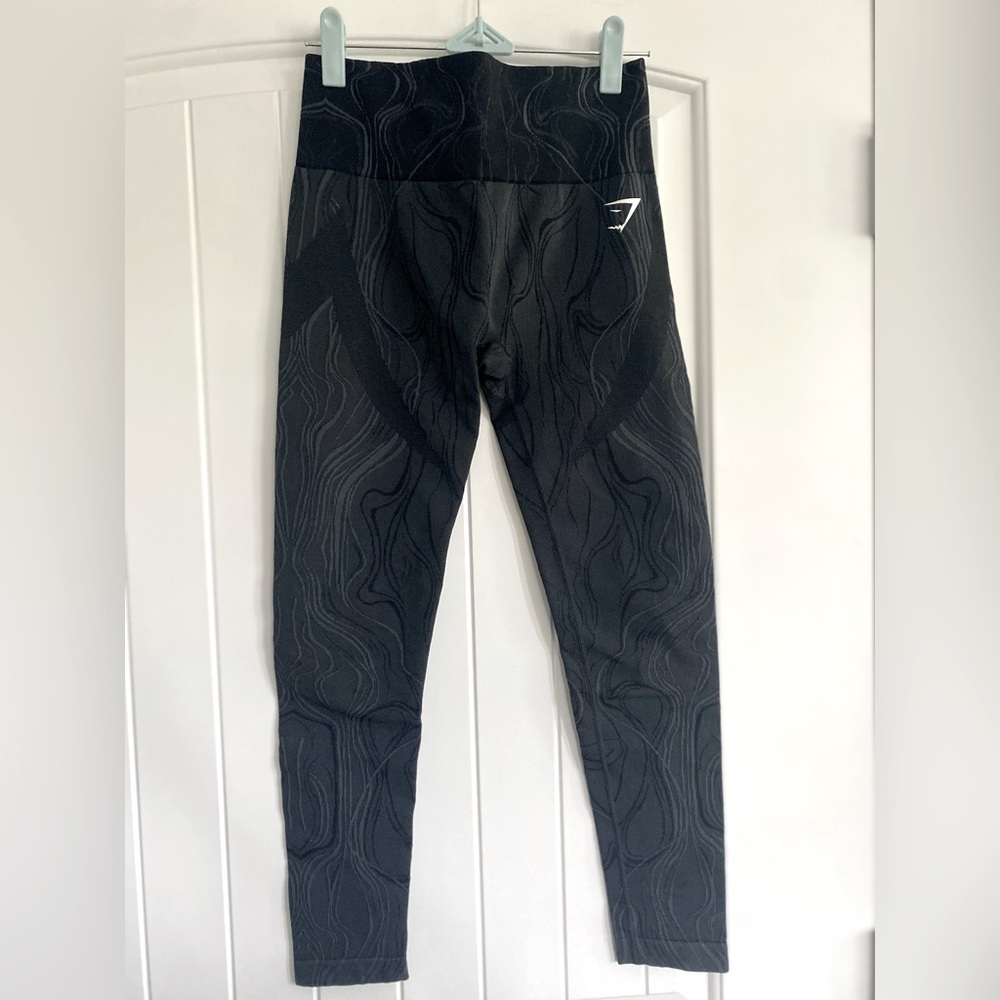 Black Swirl Gymshark Leggings